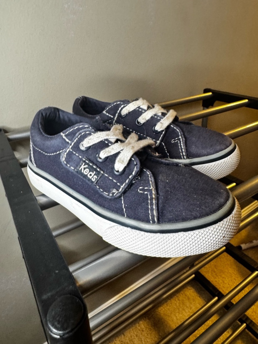 EUC Keds Kids Navy Canvas Sneakers with White Soles Toddler Size 8 - Picture 1 of 9